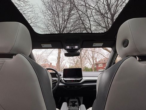 Used 2022 Volkswagen ID.4 Pro S image 10