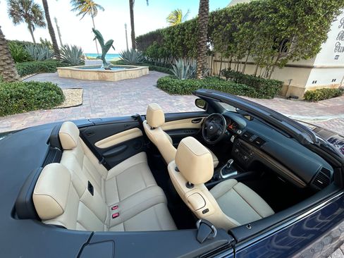 Used 2011 BMW 135i Convertible RWD image 14