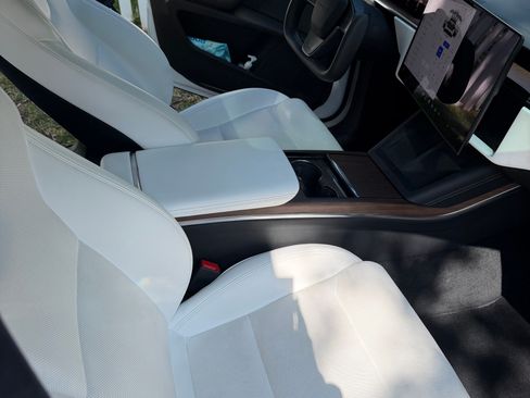 Used 2023 Tesla Model X AWD/4WD image 8