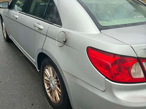 Used 2008 Chrysler Sebring Touring w/ Electronics Convenience Group FWD image 10