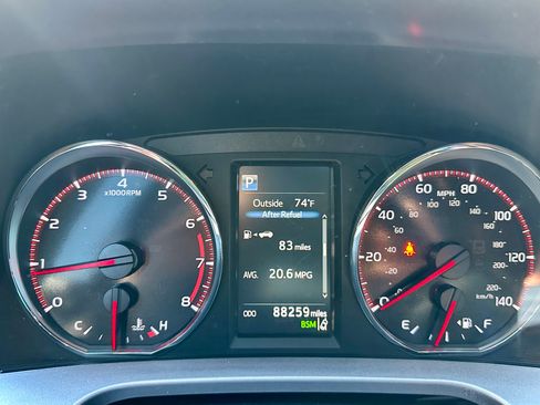 Used 2017 Toyota RAV4 SE image 15