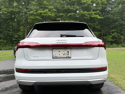 Used 2019 Audi e-tron Premium Plus AWD/4WD image 5