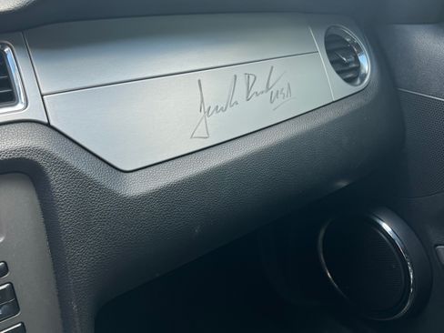 Used 2011 Ford Mustang GT Premium image 9