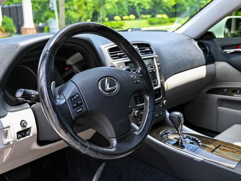 Used 2010 Lexus IS 250 RWD image 9