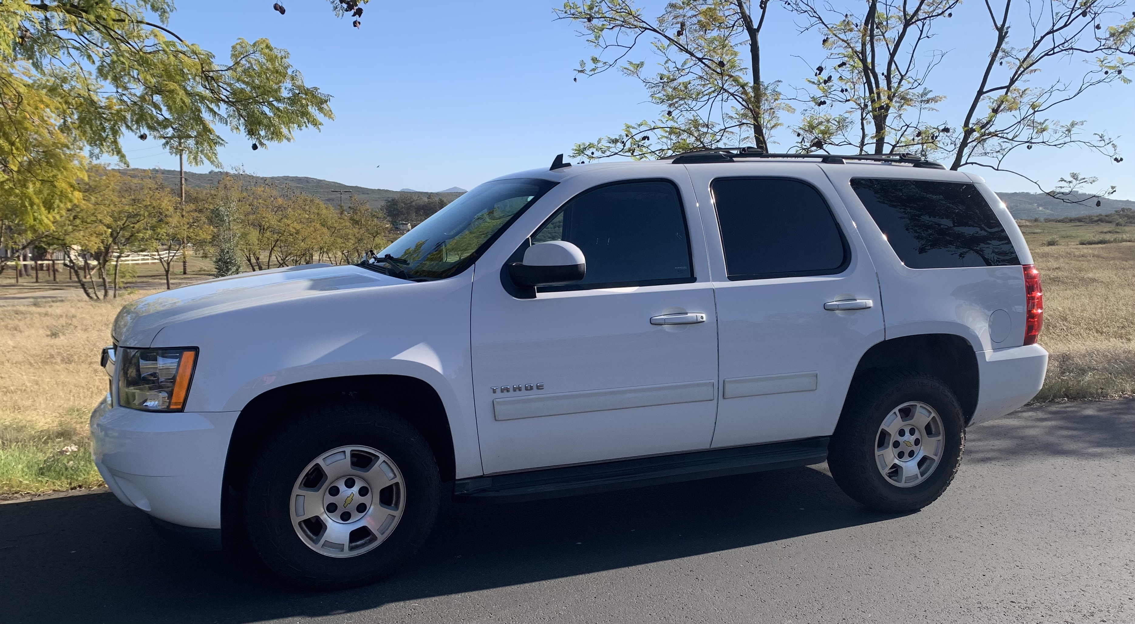 Used 2013 Chevrolet Tahoe LS w/ Convenience Package AWD/4WD image 1