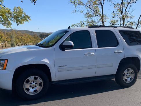 Used 2013 Chevrolet Tahoe LS w/ Convenience Package AWD/4WD image 1