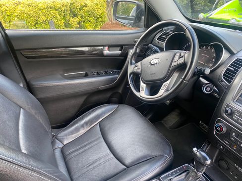Used 2015 Kia Sorento SX FWD image 10