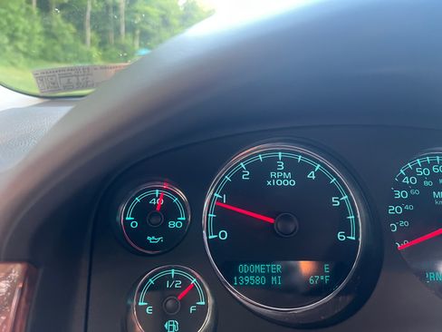Used 2014 GMC Yukon XL SLT w/ SLT-2 Equipment Package AWD/4WD image 10