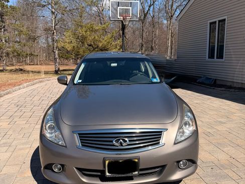 Used 2013 INFINITI G37 x Sedan w/ Premium Pkg image 2