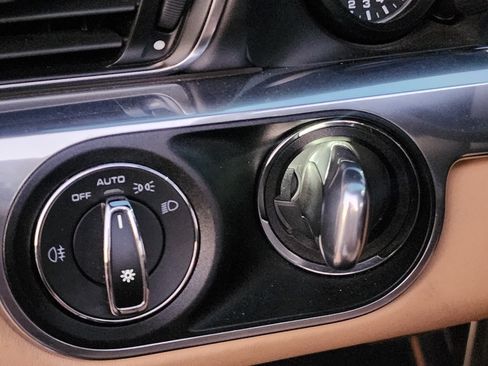 Used 2016 Porsche 911 Turbo image 18