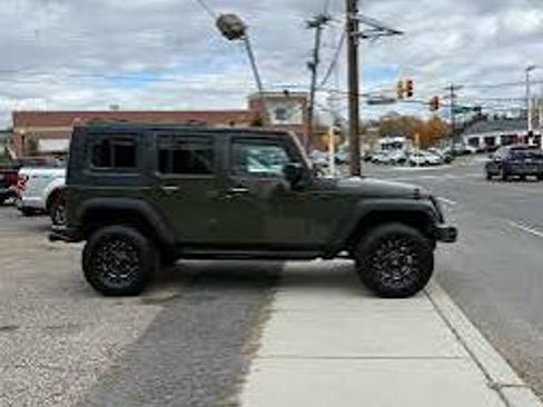Used 2015 Jeep Wrangler Unlimited Sport image 18