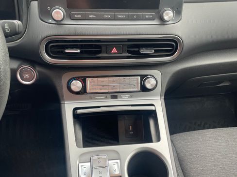 Used 2023 Hyundai Kona SE image 16