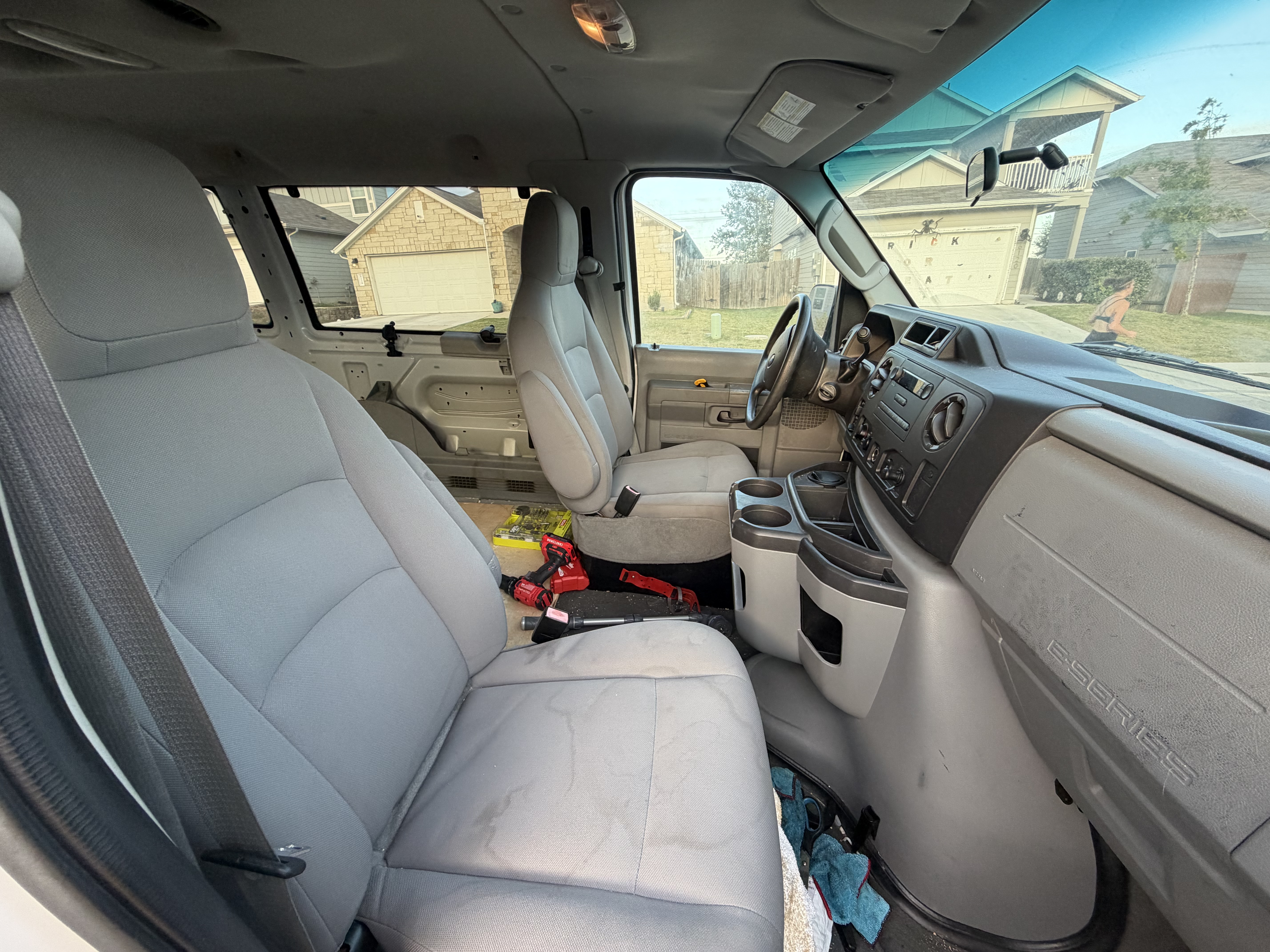 Used 2009 Ford E-150 and Econoline 150 Wagon RWD image 9