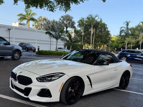 Used 2022 BMW Z4 M40i w/ Premium Package RWD image 1