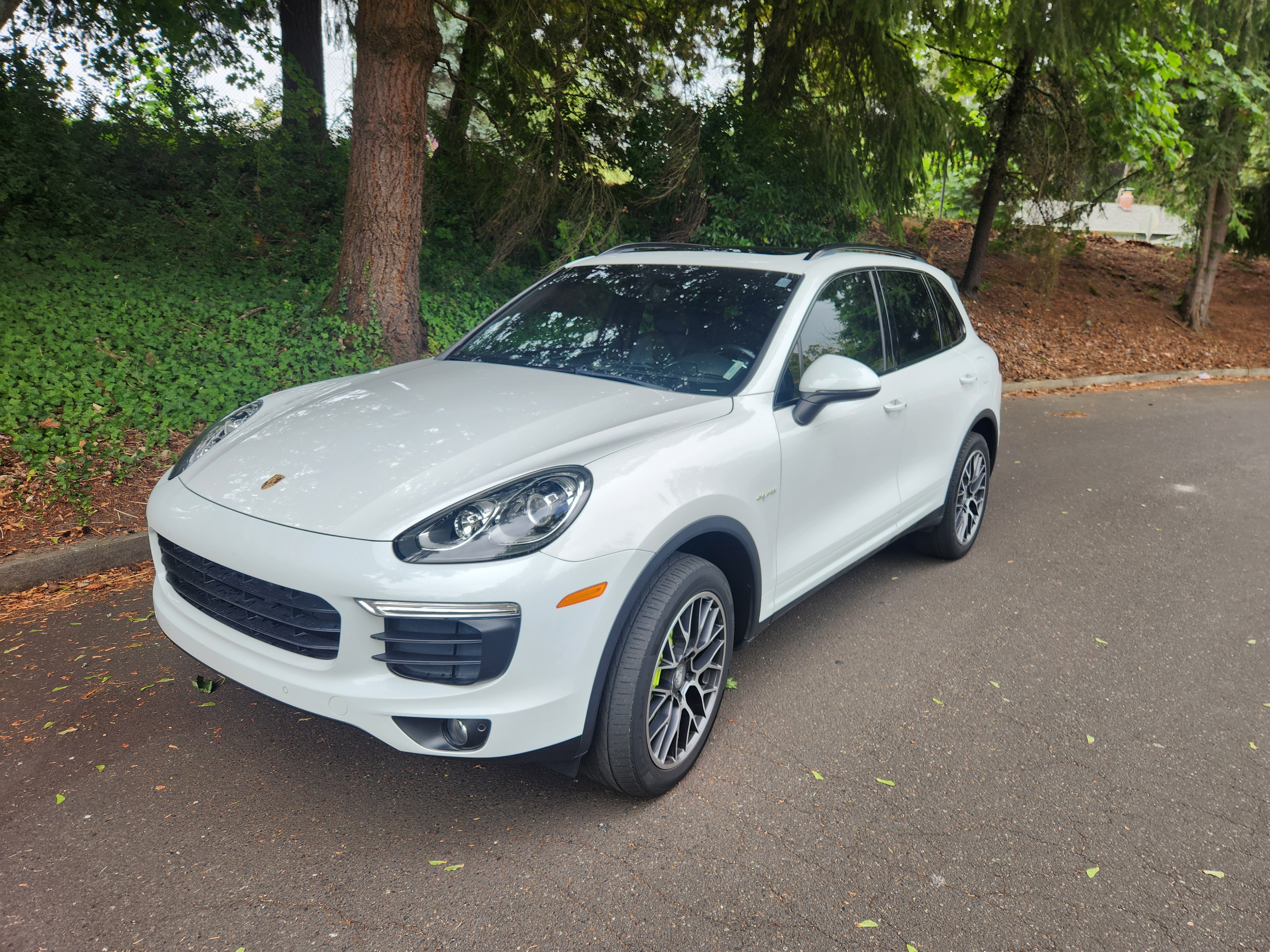 Used 2016 Porsche Cayenne S AWD/4WD image 1