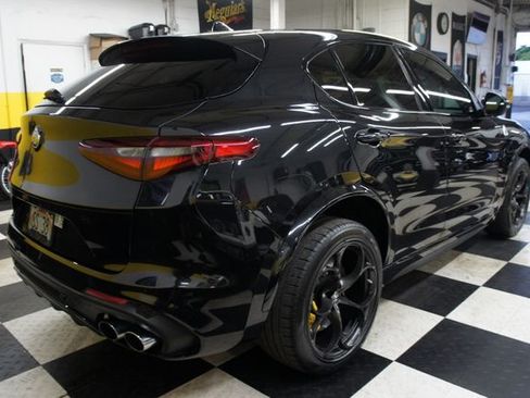 Used 2018 Alfa Romeo Stelvio Quadrifoglio image 18