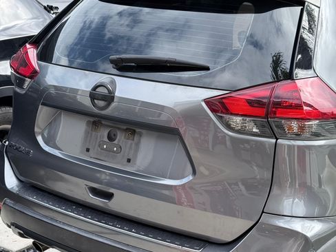 Used 2018 Nissan Rogue S image 15