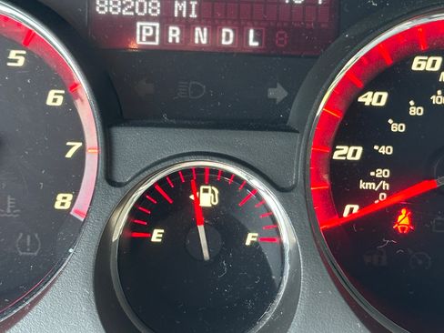 Used 2011 GMC Acadia SL image 18