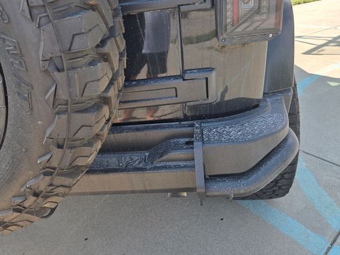 Used 2017 Jeep Wrangler Unlimited Sahara AWD/4WD image 4