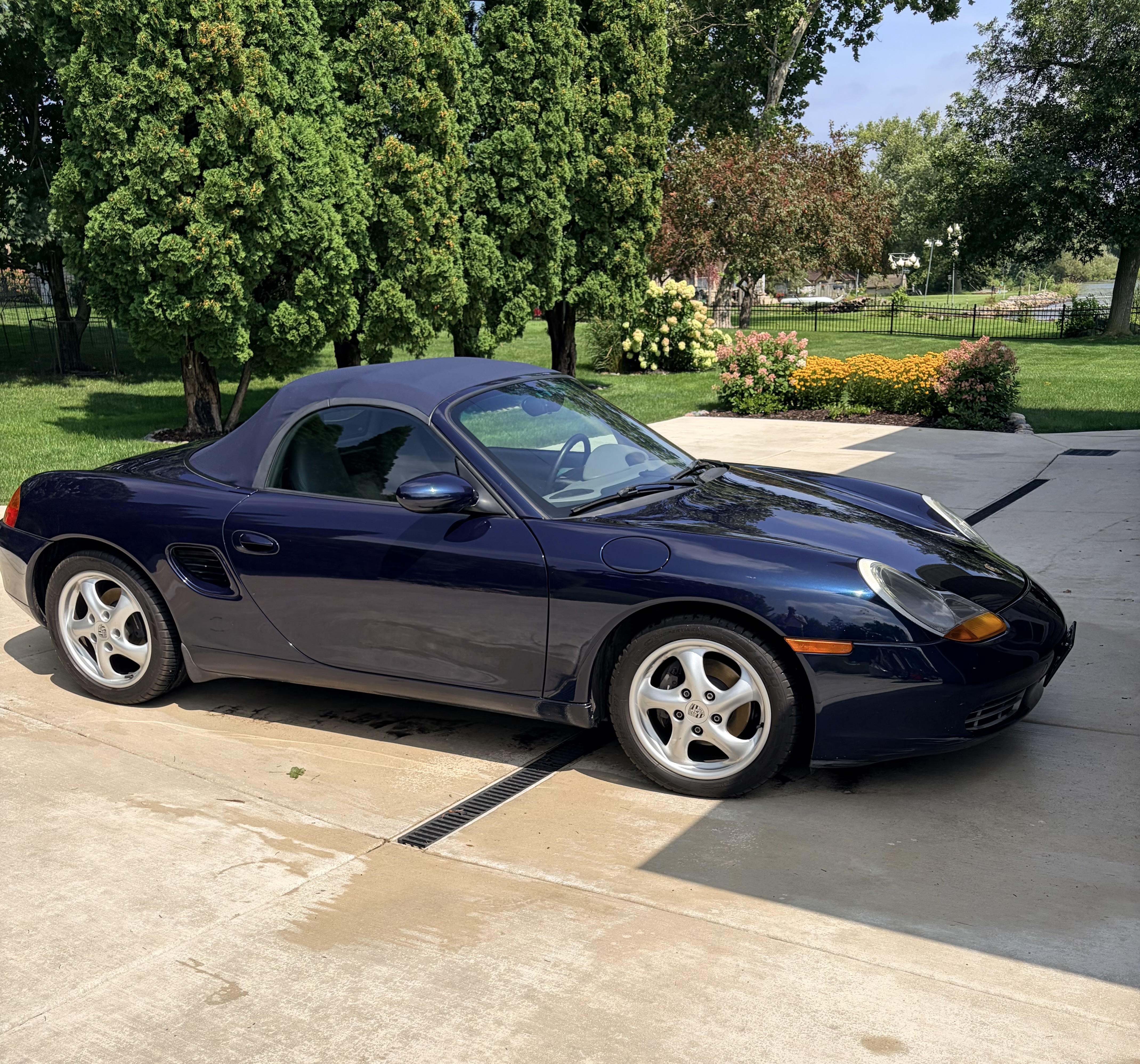 Used 1999 Porsche Boxster RWD image 2