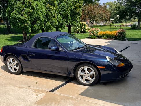 Used 1999 Porsche Boxster RWD image 2
