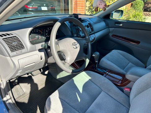 Used 2004 Toyota Camry XLE image 11