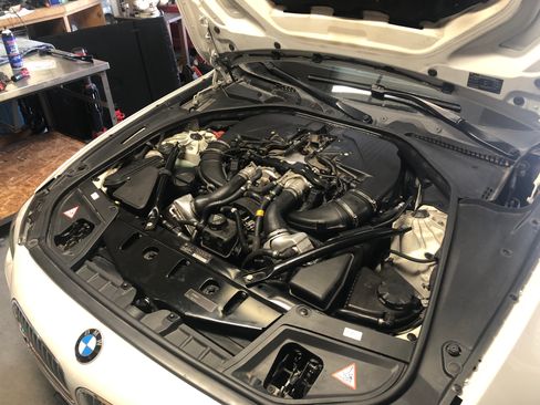 Used 2011 BMW 550i Sedan image 12