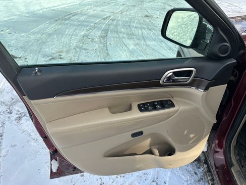 Used 2016 Jeep Grand Cherokee Limited image 24