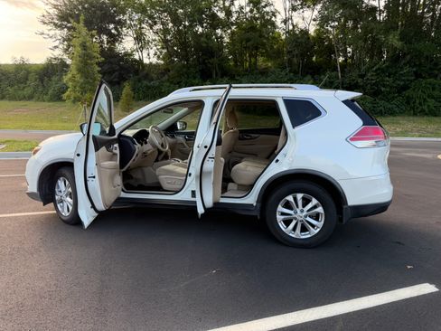 Used 2015 Nissan Rogue SV FWD image 9