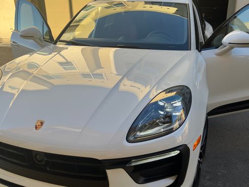 Used 2023 Porsche Macan AWD/4WD image 4