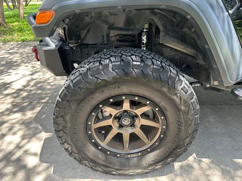 Used 2018 Jeep Wrangler Unlimited Sport S AWD/4WD image 21