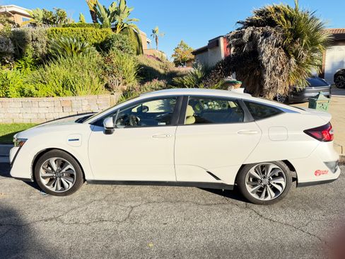 Used 2018 Honda Clarity Plug-In Hybrid image 4