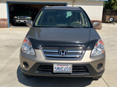 Used 2005 Honda CR-V EX image 2