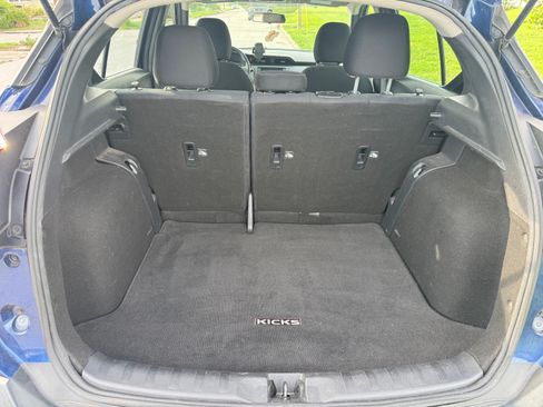 Used 2018 Nissan Kicks SV FWD image 8