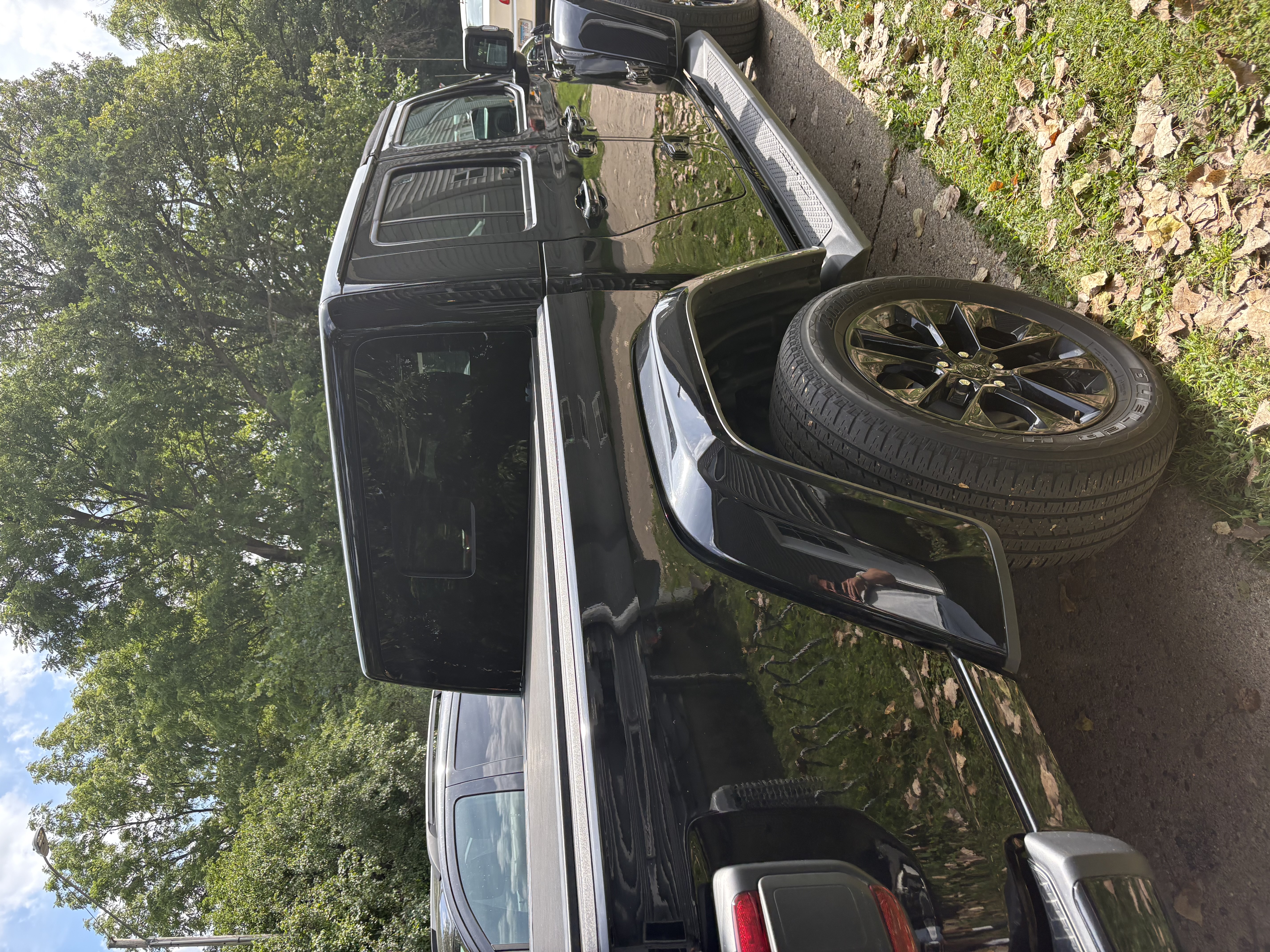 Used 2023 Jeep Gladiator Overland AWD/4WD image 9