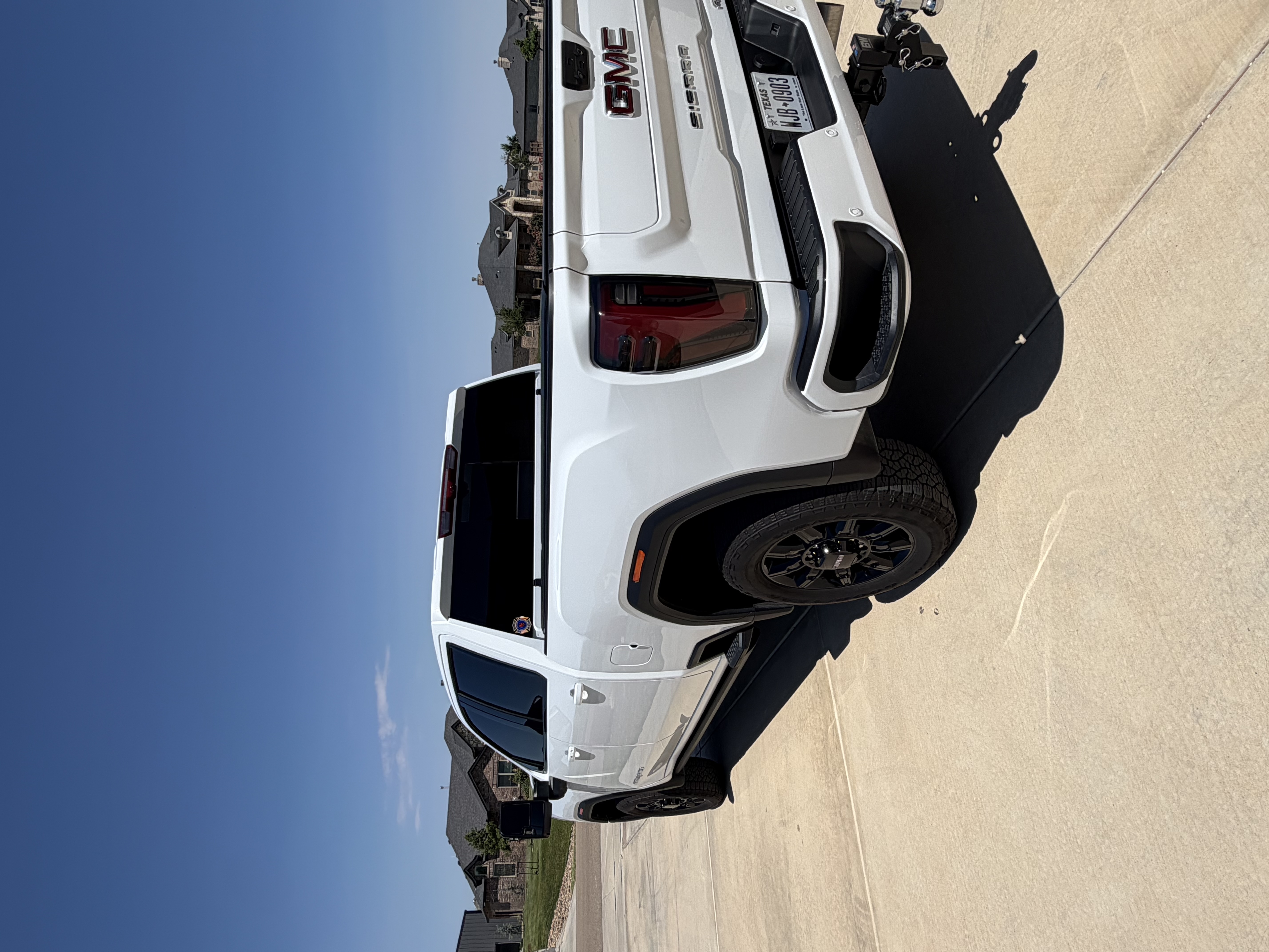 Used 2025 GMC Sierra 2500 AT4 w/ AT4 Premium Plus Package AWD/4WD image 5