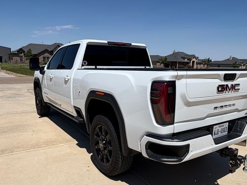 Used 2025 GMC Sierra 2500 AT4 w/ AT4 Premium Plus Package AWD/4WD image 5