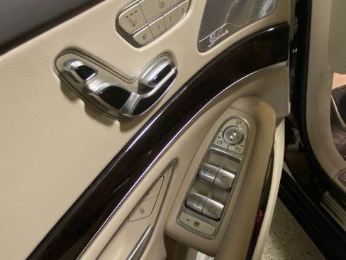 Used 2020 Mercedes-Benz S 560 4MATIC Sedan image 16