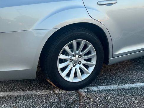 Used 2012 Chrysler 300 RWD image 11