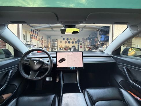 Used 2019 Tesla Model 3 Performance image 9