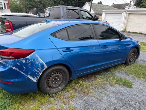 Used 2017 Hyundai Elantra SE FWD image 2