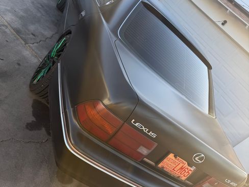 Used 1999 Lexus LS 400 image 10