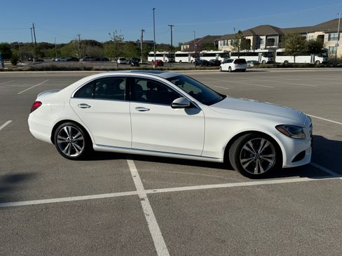 Used 2018 Mercedes-Benz C 300 Sedan image 4