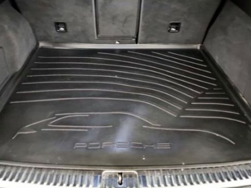 Used 2017 Porsche Cayenne S Platinum image 19