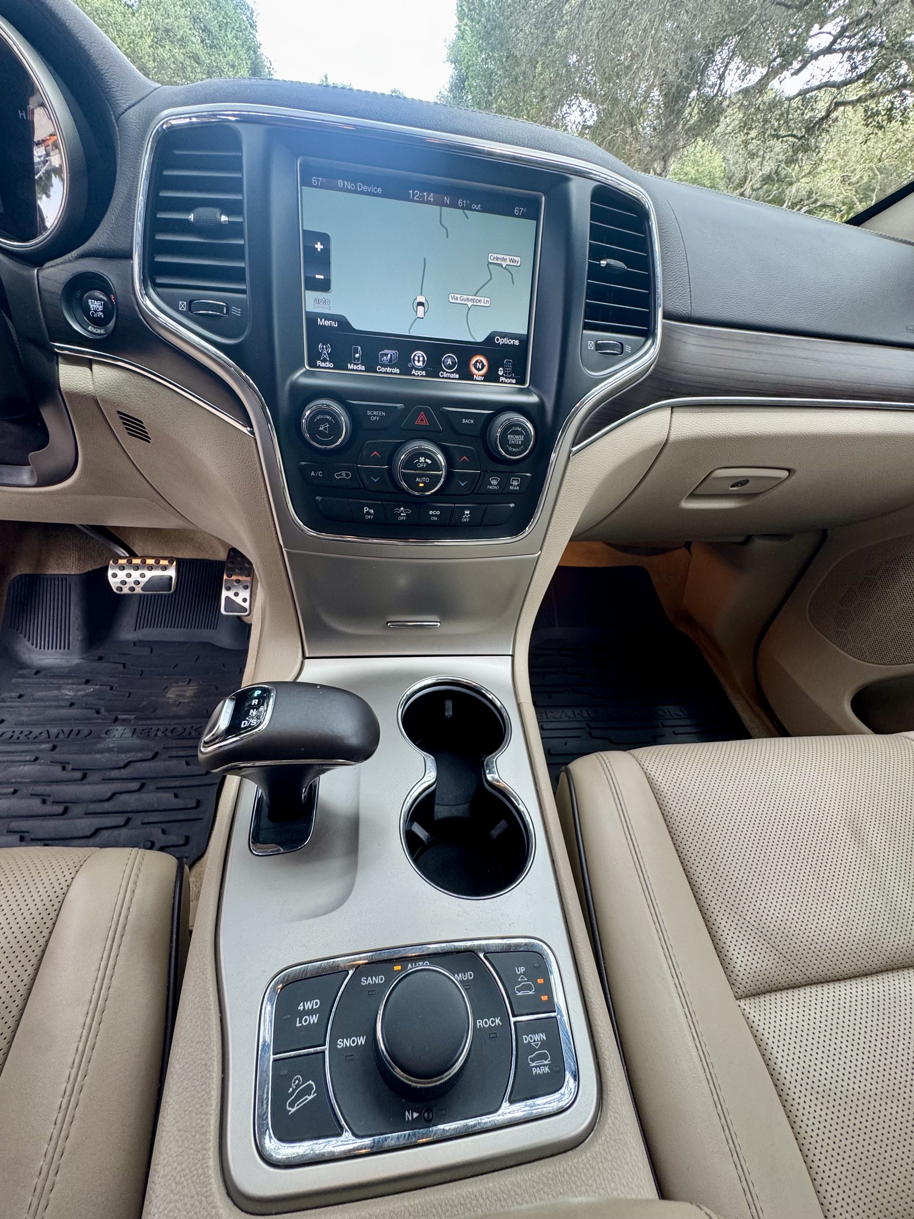 Used 2014 Jeep Grand Cherokee Overland w/ Advanced Technology Group AWD/4WD image 24