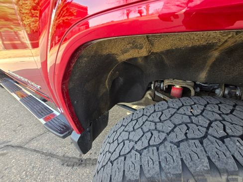 Used 2024 GMC Sierra 2500 SLT w/ SLT Premium Package image 17