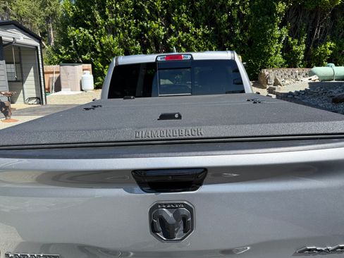 Used 2024 RAM 1500 Laramie AWD/4WD image 5