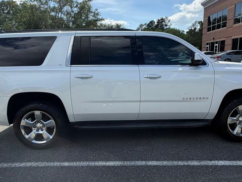 Used 2019 Chevrolet Suburban LT w/ Luxury Package RWD image 4
