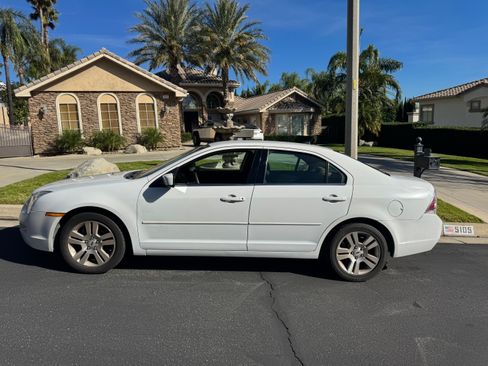 Used 2007 Ford Fusion SEL image 2