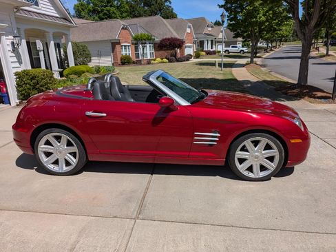 Used 2005 Chrysler Crossfire Limited RWD image 4